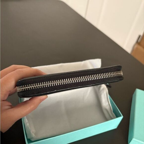 New Tiffany & Co. Signature Black Wallet - Picture 4 of 6